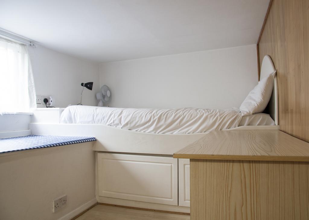 Caledonian Studio Flats London Room photo