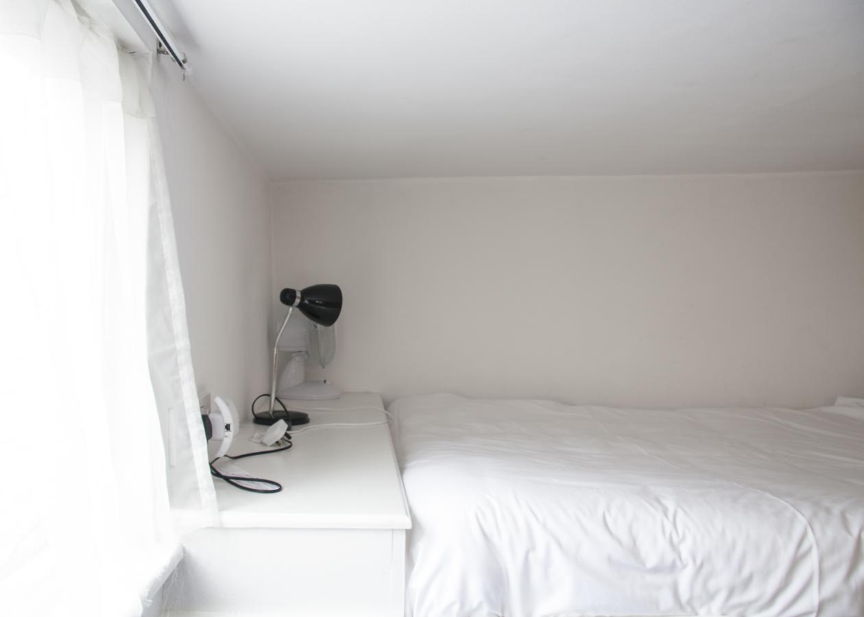 Caledonian Studio Flats London Room photo