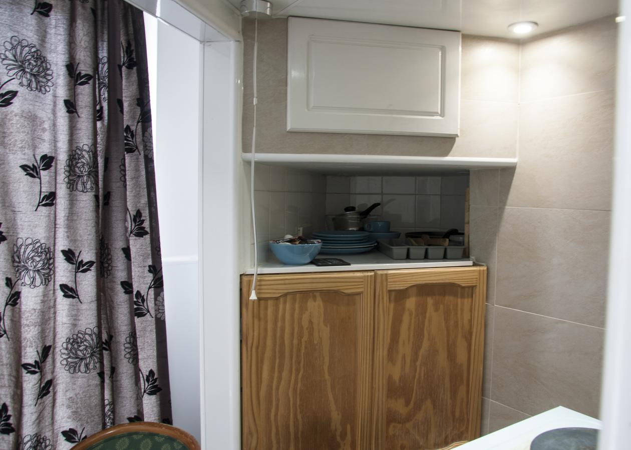 Caledonian Studio Flats London Room photo
