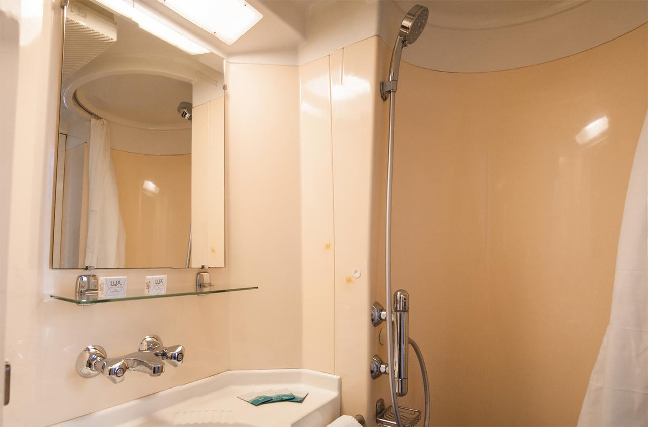 Caledonian Studio Flats London Room photo